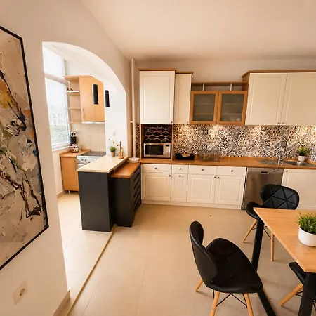 Main Square Luxury With Great View Sony Appartments #2 Скопье