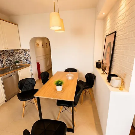 Main Square Luxury With Great View Sony Appartments #2 Апартаменты *